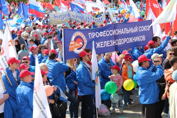 В Волгоградском регионе Первомайская акция собрала около 100 тысяч человек