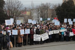 Работники волгоградского «Химпрома» просят Путина поддержать завод