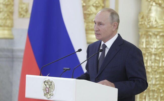 Владимир Путин: "Наш государственный флаг - это символ нашего единства"