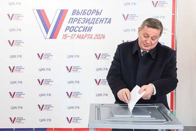 Волгоградский губернатор проголосовал «за Россию, за будущее, за развитие, за нашу Победу»
