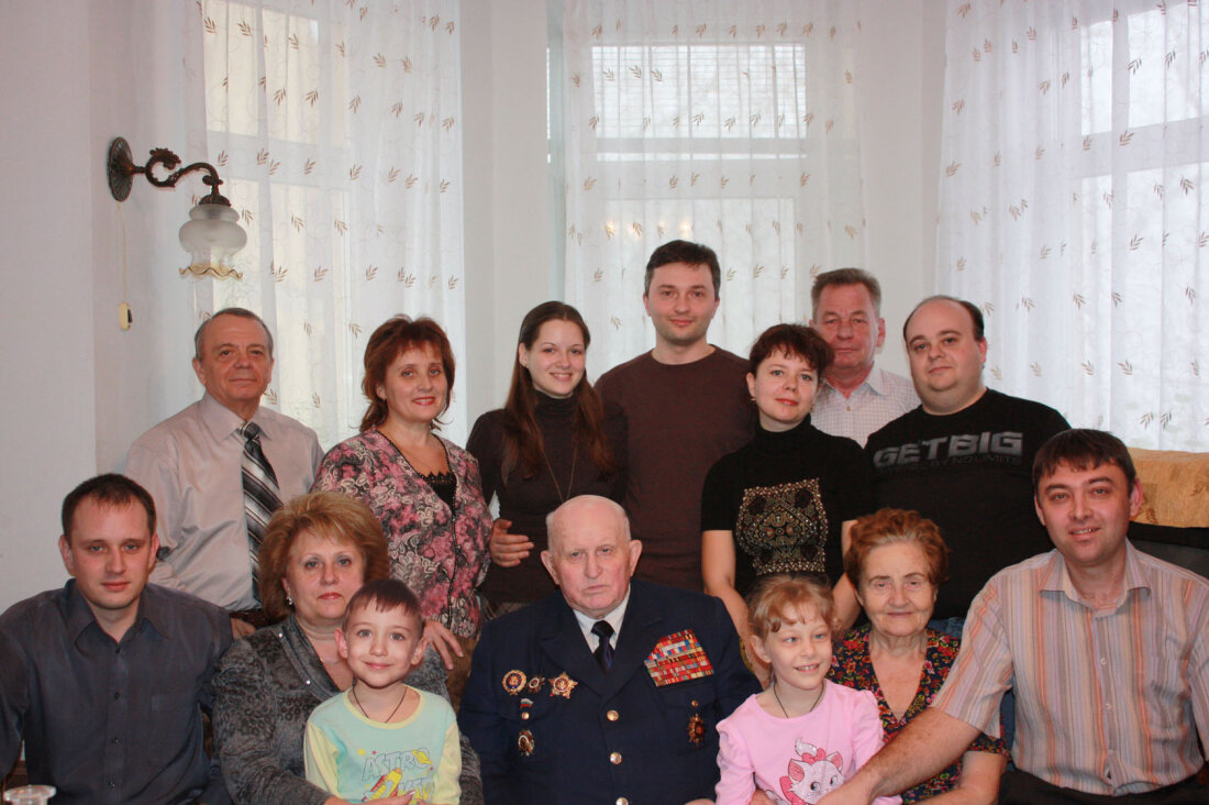 Два с половиной века отдала народному образованию семья Слипченко – Захаревская –Дубовы – Воскресенские – Гармашовы.